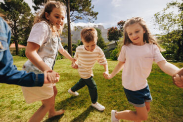 I bambini e il mondo digitale: l’estate come opportunità per recuperare i propri spazi e scoprire la realtà