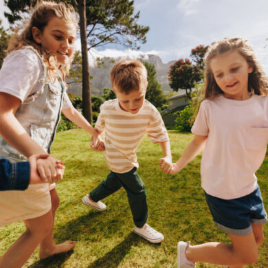 I bambini e il mondo digitale: l’estate come opportunità per recuperare i propri spazi e scoprire la realtà
