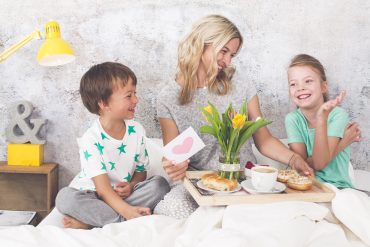 Preparare i più piccoli alla festa della mamma